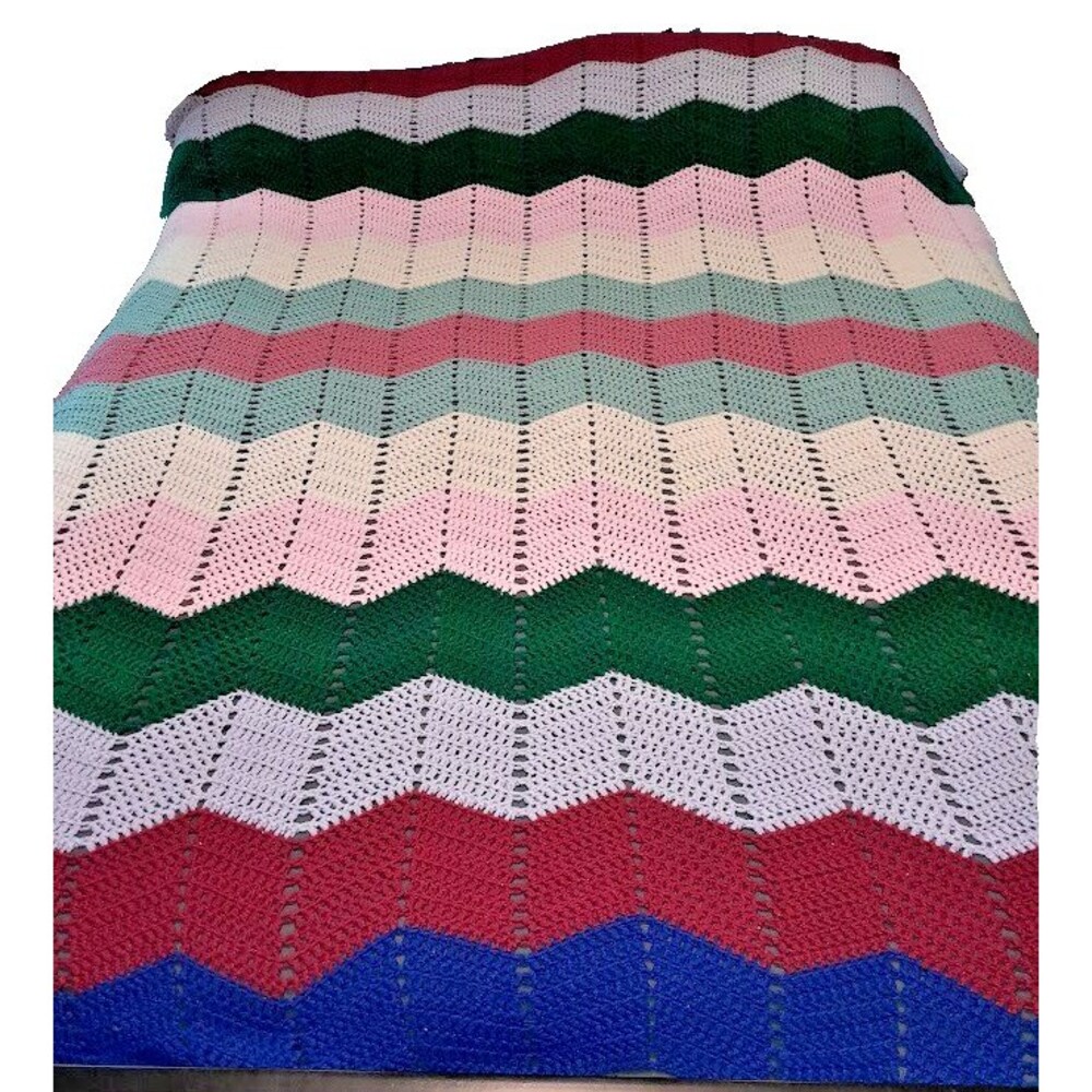 80x70 Beautiful handmade crochet chevron blanket ripple afghan queen sized throw